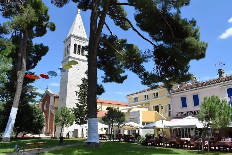 Guest house Apartment Matea Novigrad