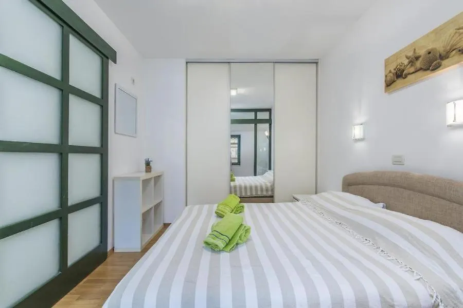 Apartment Matea Novigrad  Guest house Novigrad (Istria)