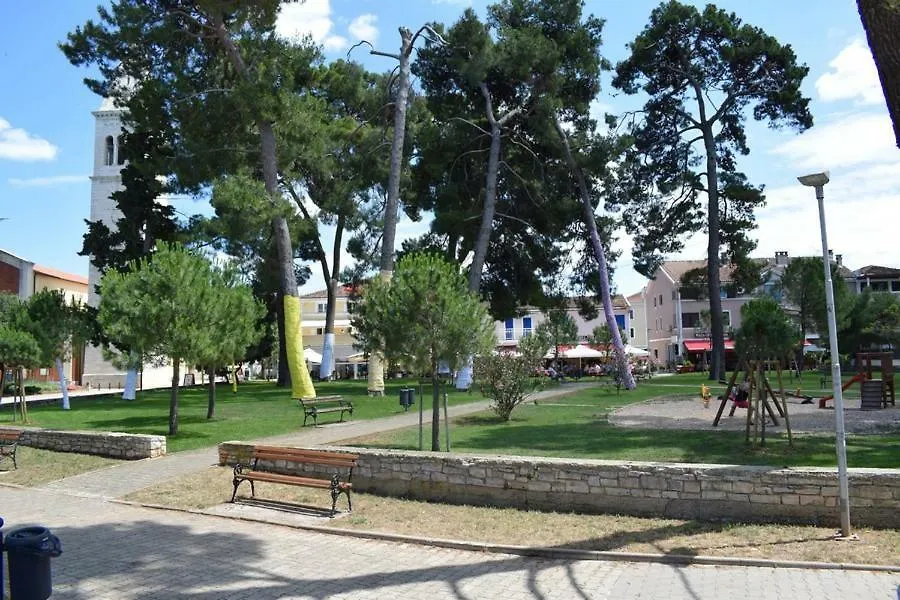 Apartment Matea Novigrad  Pensjonat